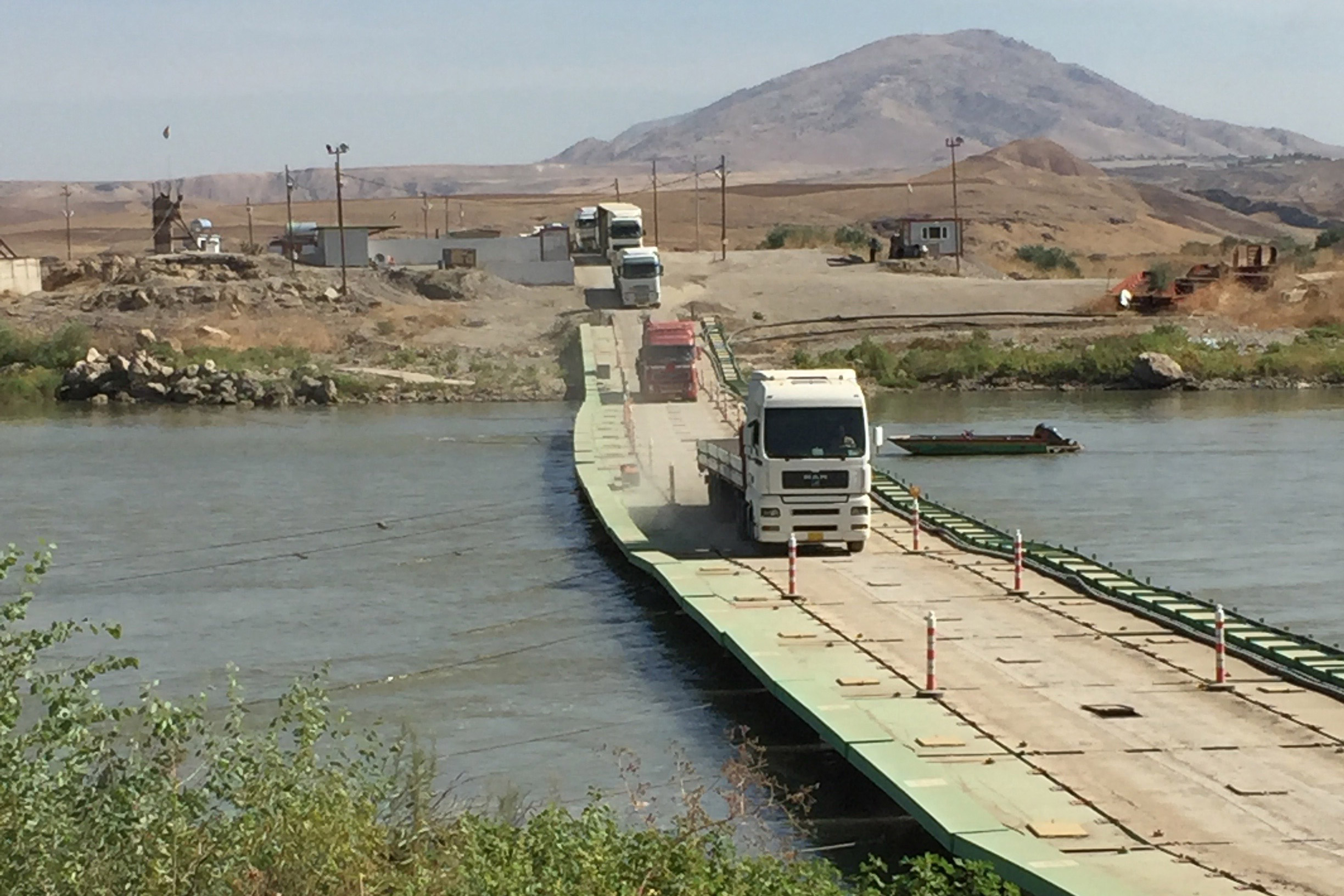 Fishkhabur Simalka border crossing pontoon bridge