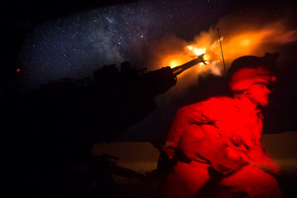 US Marines fire M777 howitzers, Syria