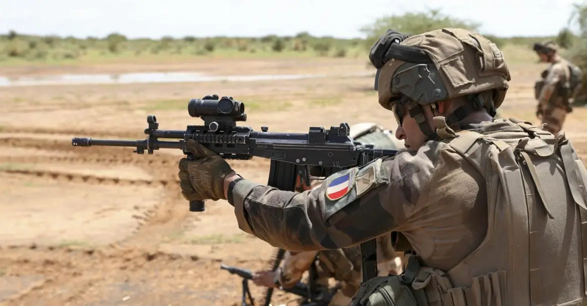 French and Estonian troops train in Mali