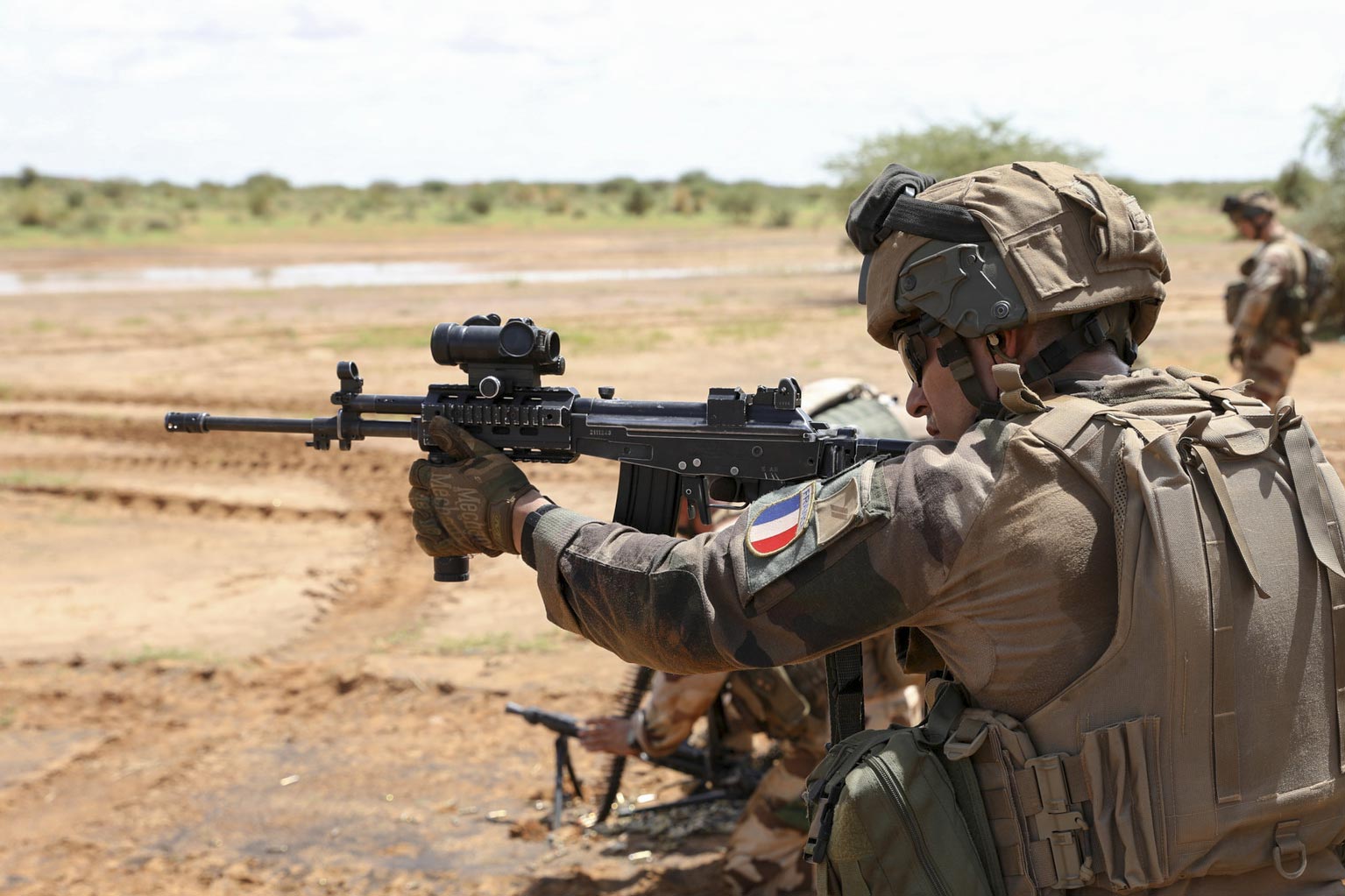 French and Estonian troops train in Mali