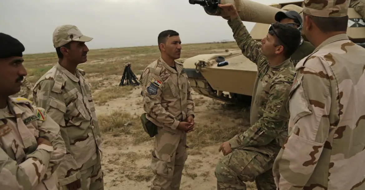 Iraqi soldiers train on M1 Abrams tanks