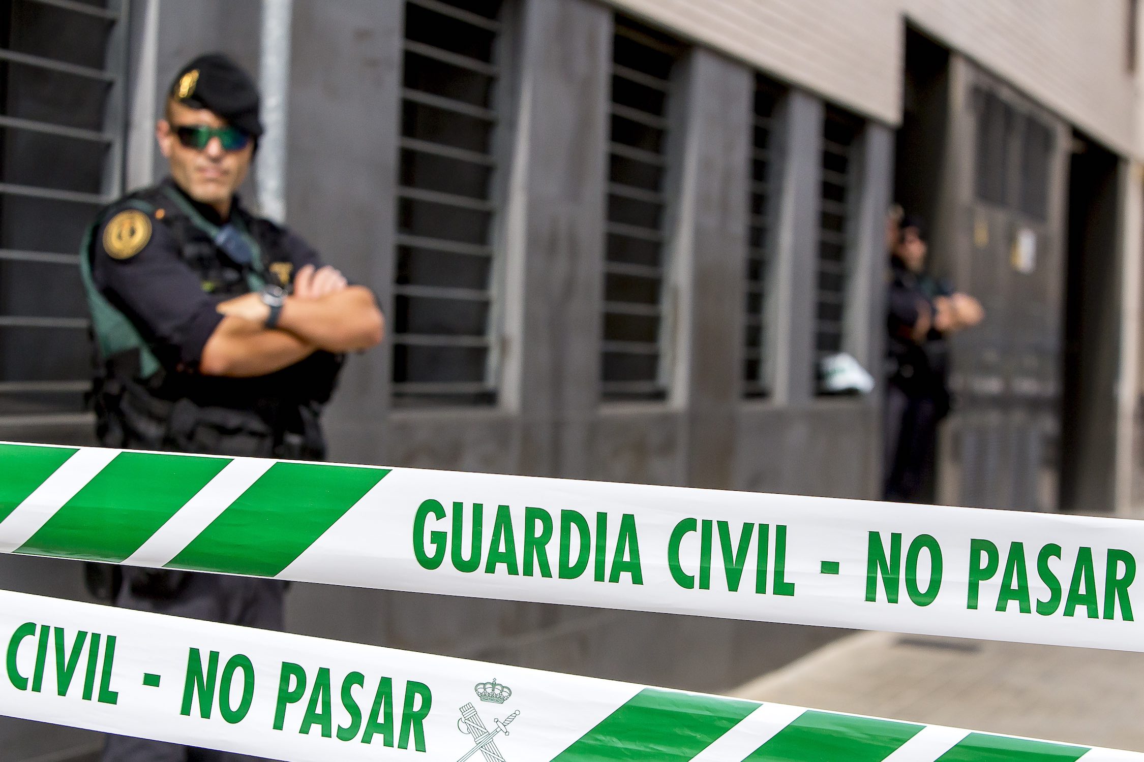 Guardia Civil arrest pro-Catalan independence activists in Spain