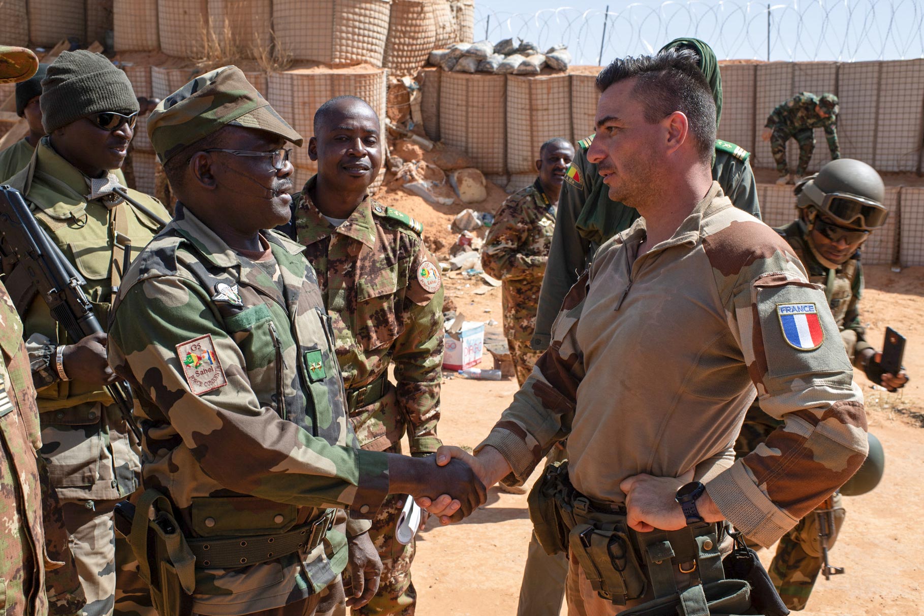 FCG5S Commander meets Barkhane troops