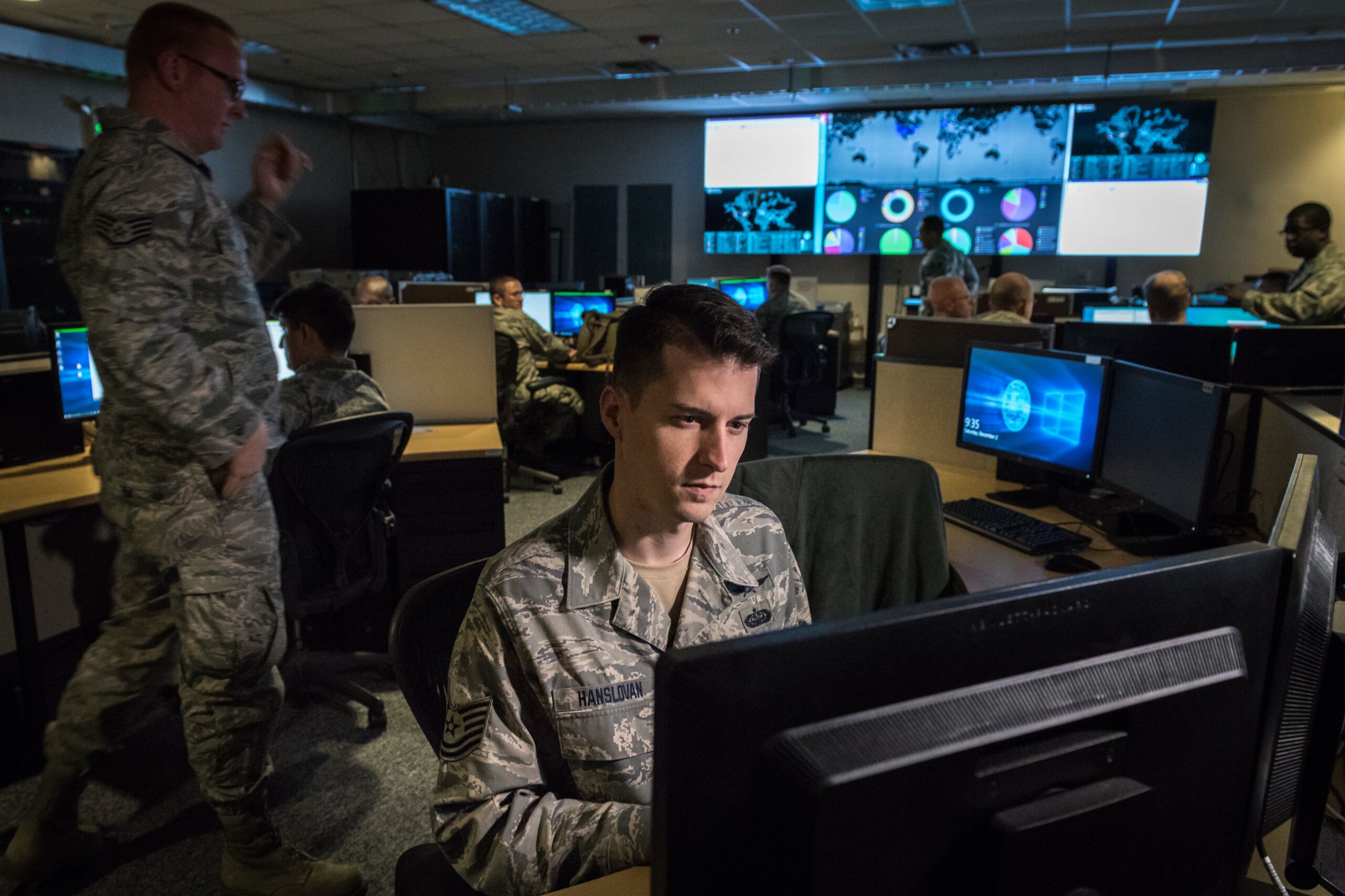 US Air Force soldiers and cyber-warfare specialists