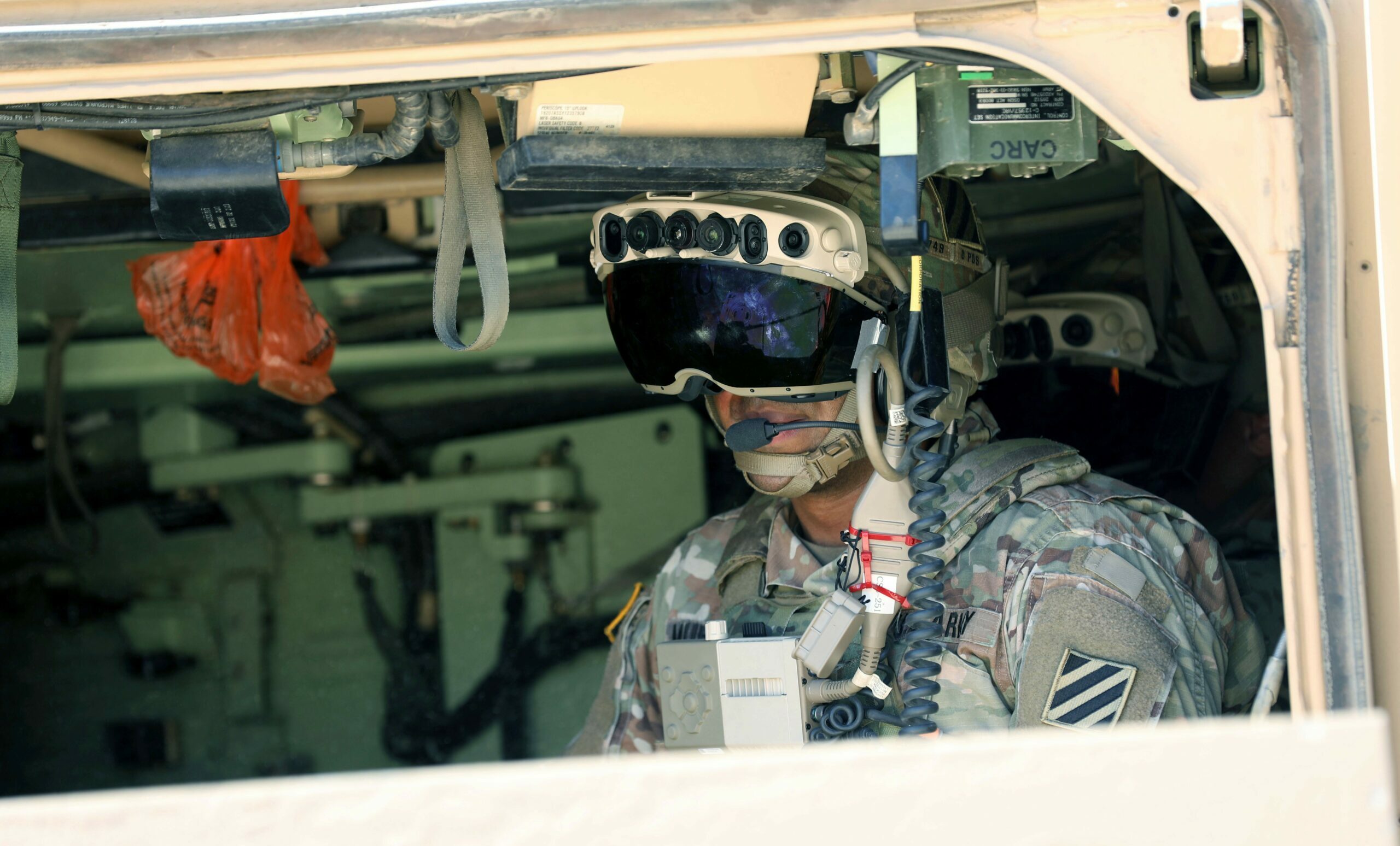 Soldier using IVAS goggles in Braley