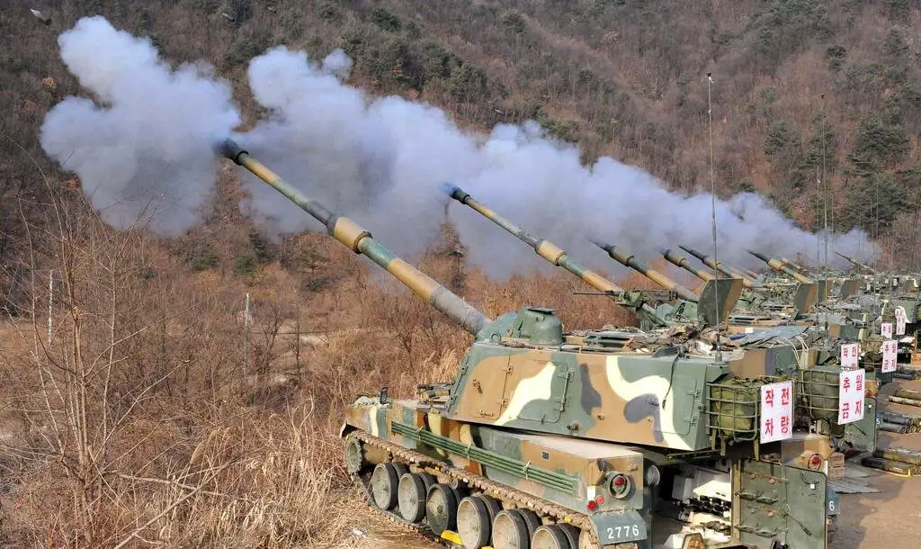 South Korean Army K9 self-propelled howitzers fire rounds