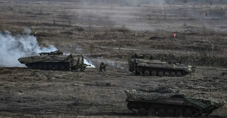 Ukrainian soldiers in drill