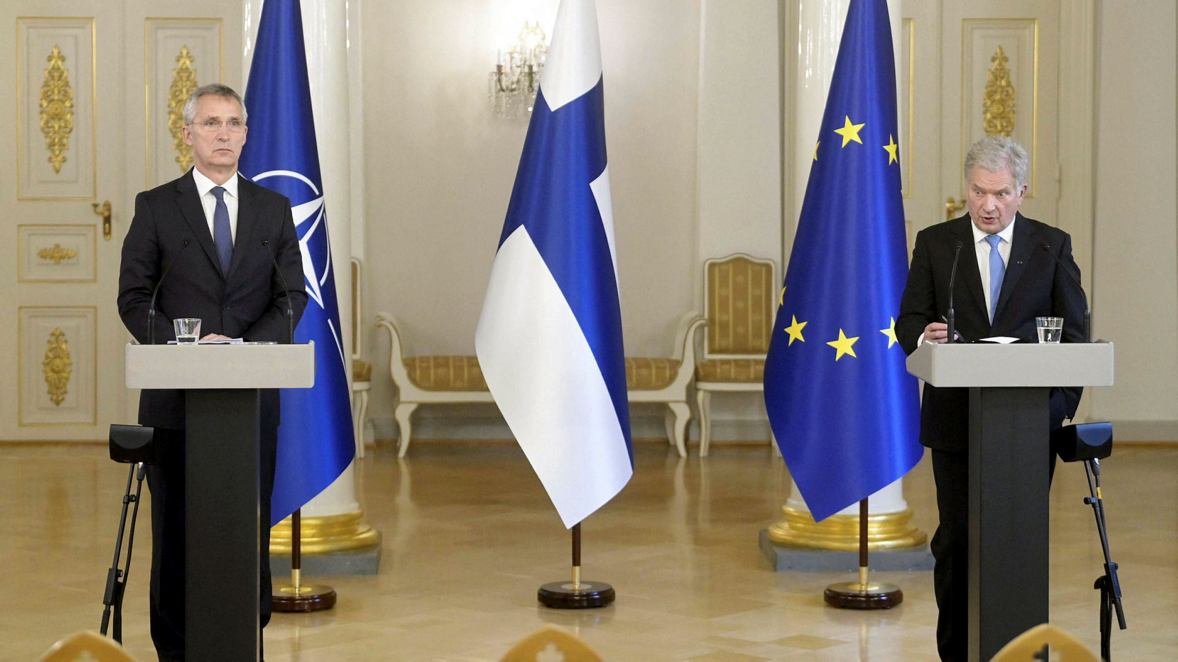 NATO secretary-general Jens Stoltenberg with Finland’s president Sauli Niinisto