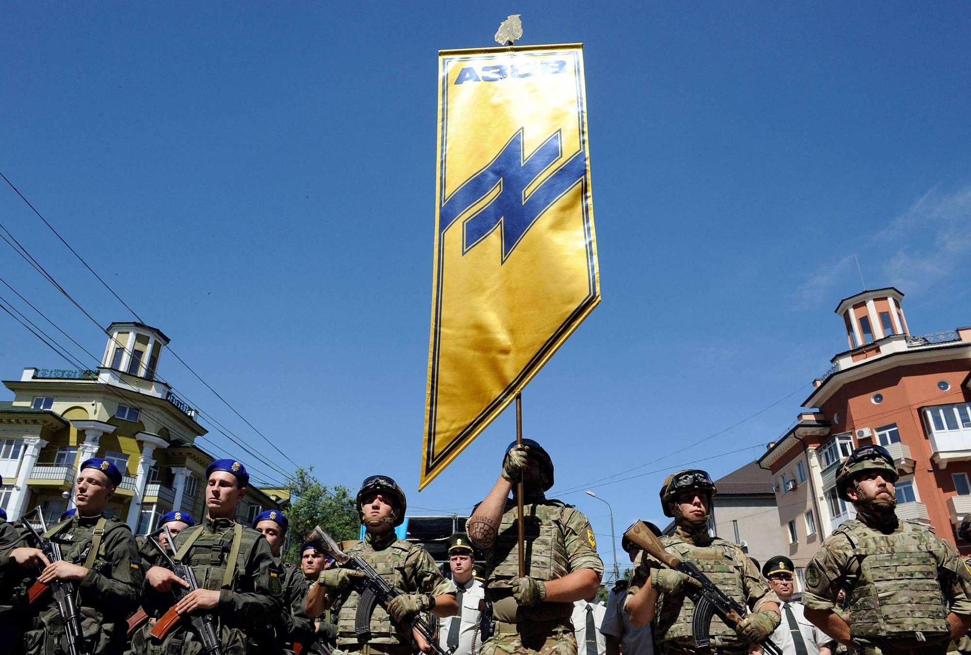 Servicemen of the "Azov" regiment and Ukrainian National Guard marching