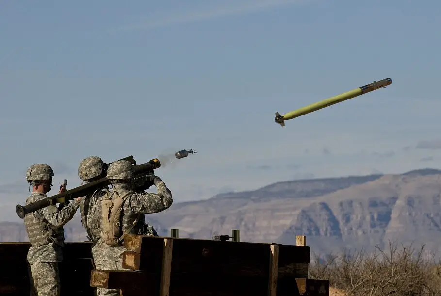 Soldiers firing a Stinger missile