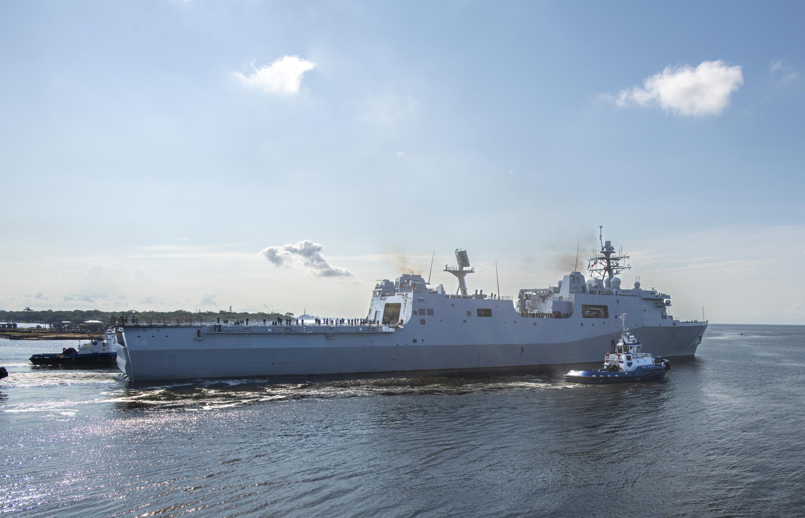 San Antonio-class amphibious transport dock Fort Lauderdale (LPD 28) departs HII’s Ingalls Shipbuilding division.