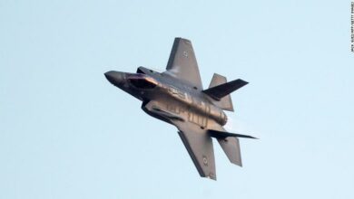 An Israeli F-35 fighter jet performs in an air show