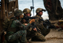 US and Philippine Marines conduct a raid rehearsal during Balikatan 22