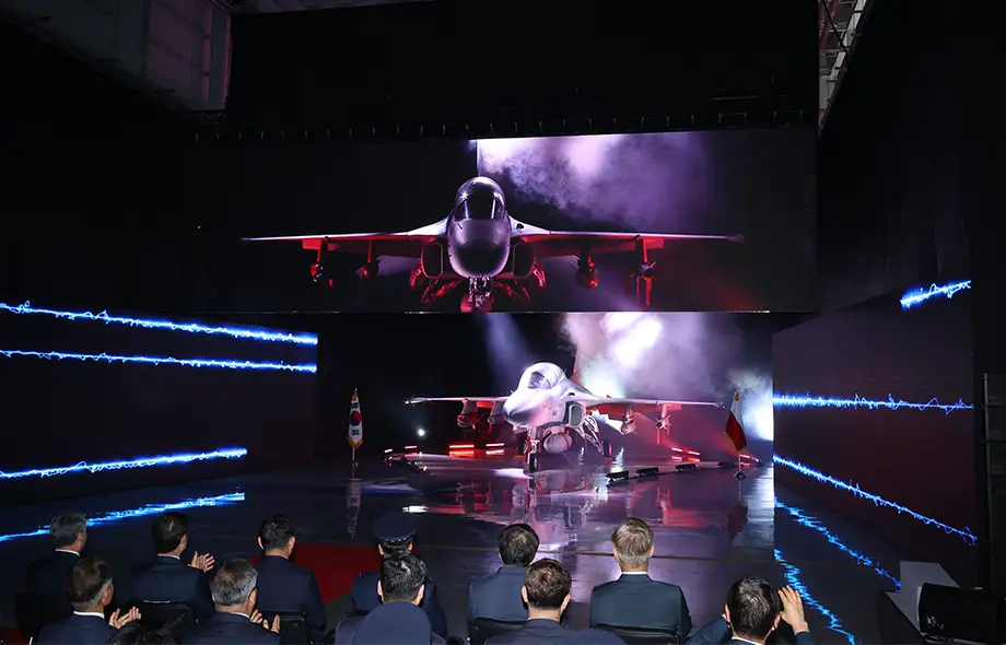 한국, 폴란드에 첫 FA-50 전투기 도입