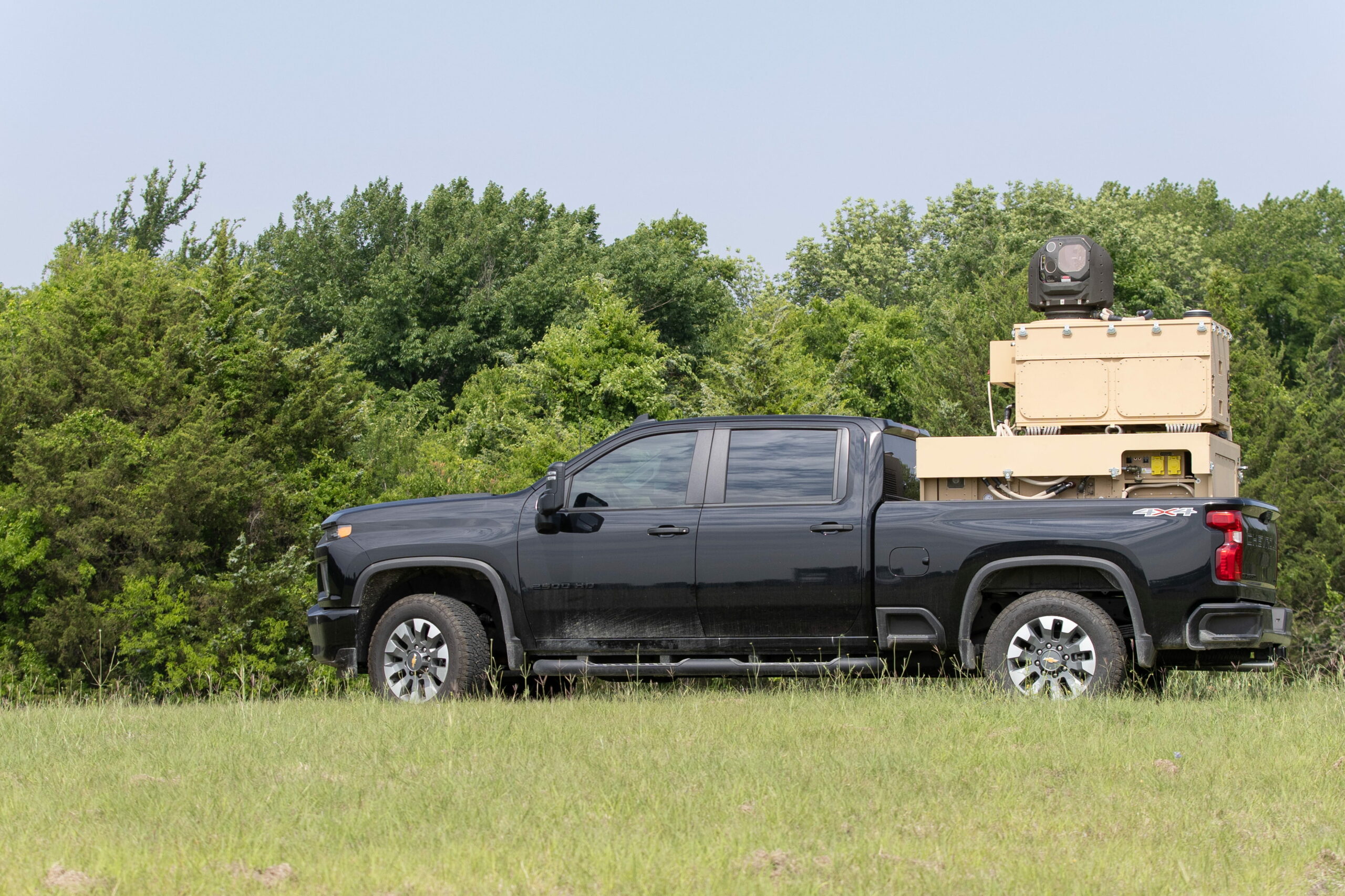 10-kilowatt short-range air defense (SHORAD) laser mounted on pickup truck. Photo: Raytheon Technologies