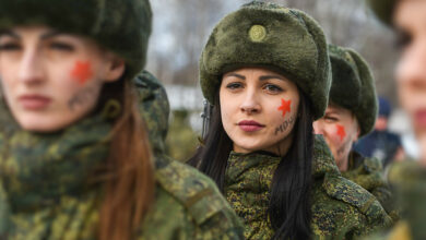 Female Russian soldiers