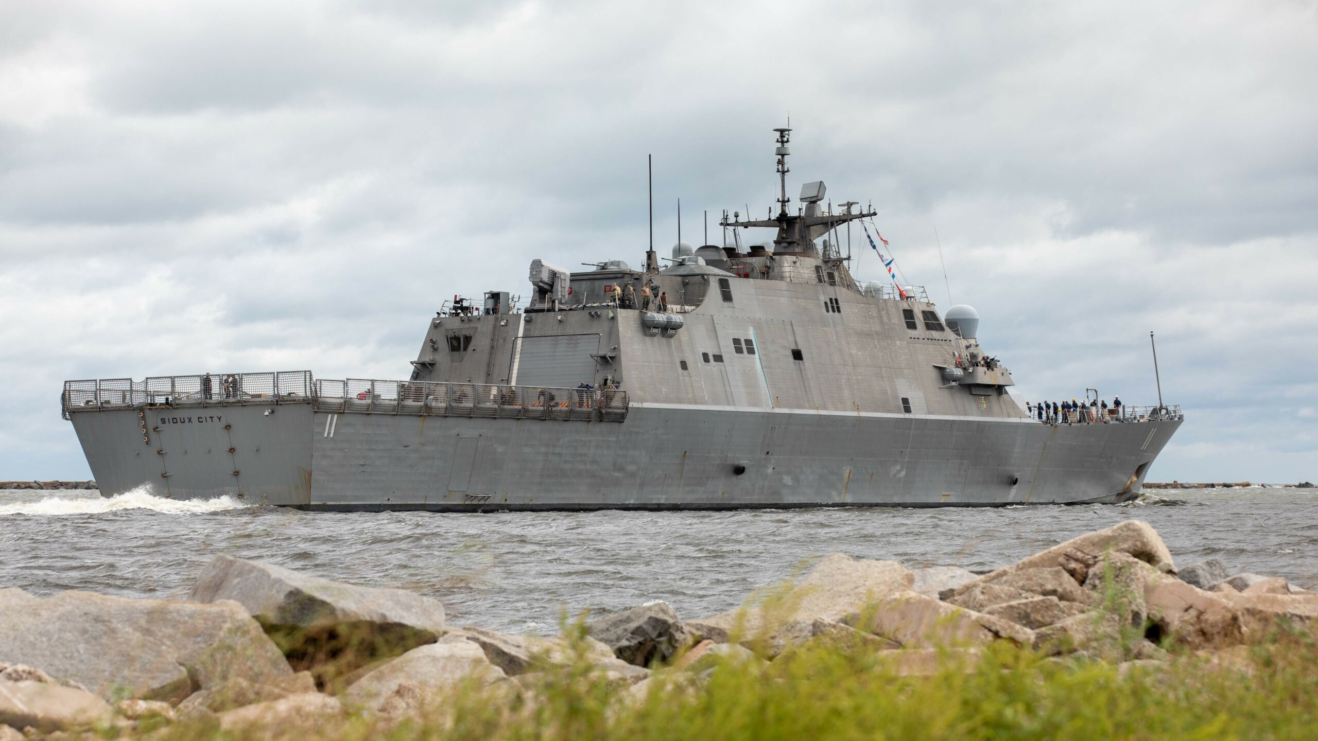 The Freedom-variant littoral combat ship USS Sioux City (LCS 11)