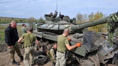 Ukraine repairs Russian tank