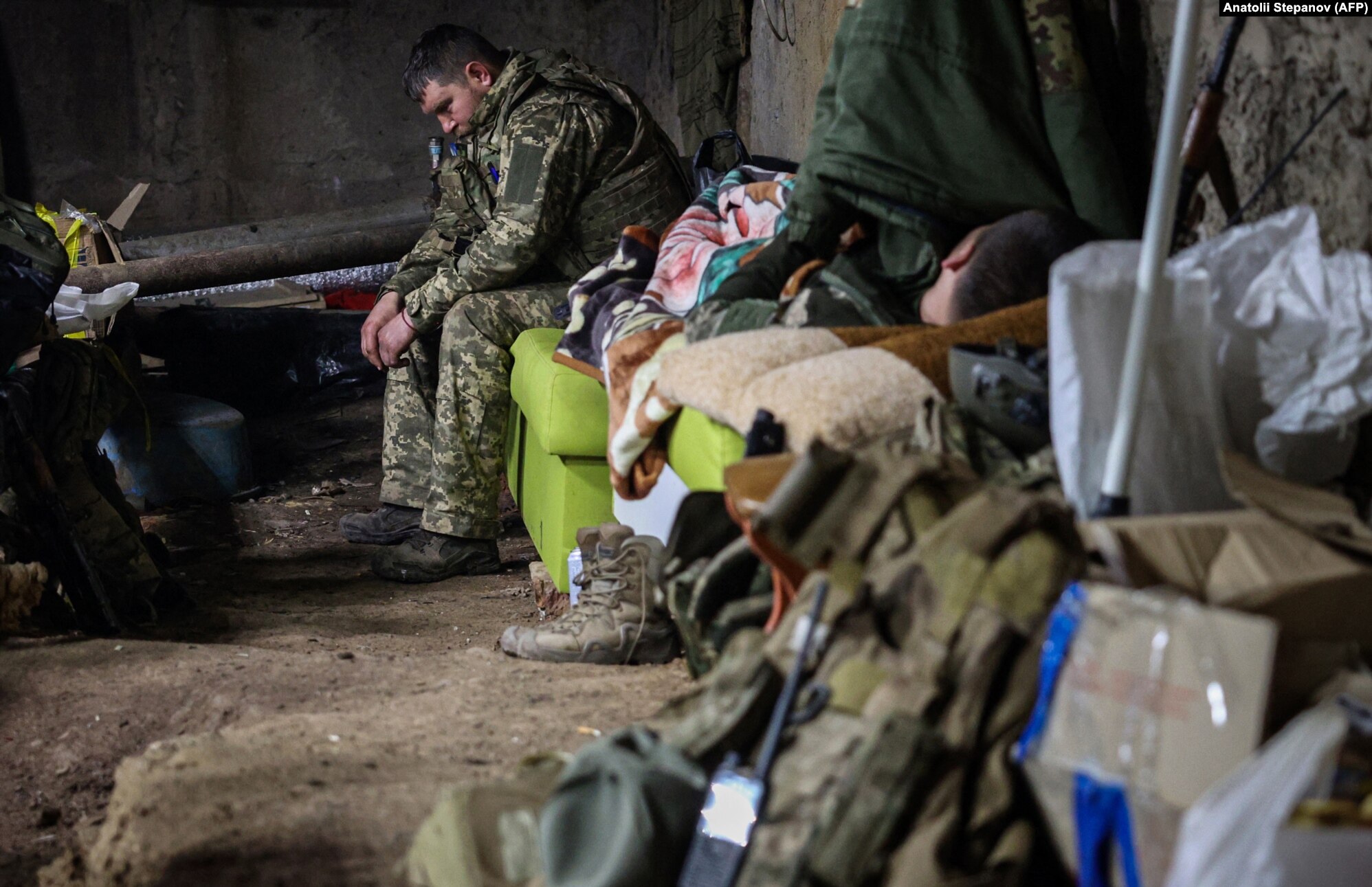 Ukrainian soldiers rest