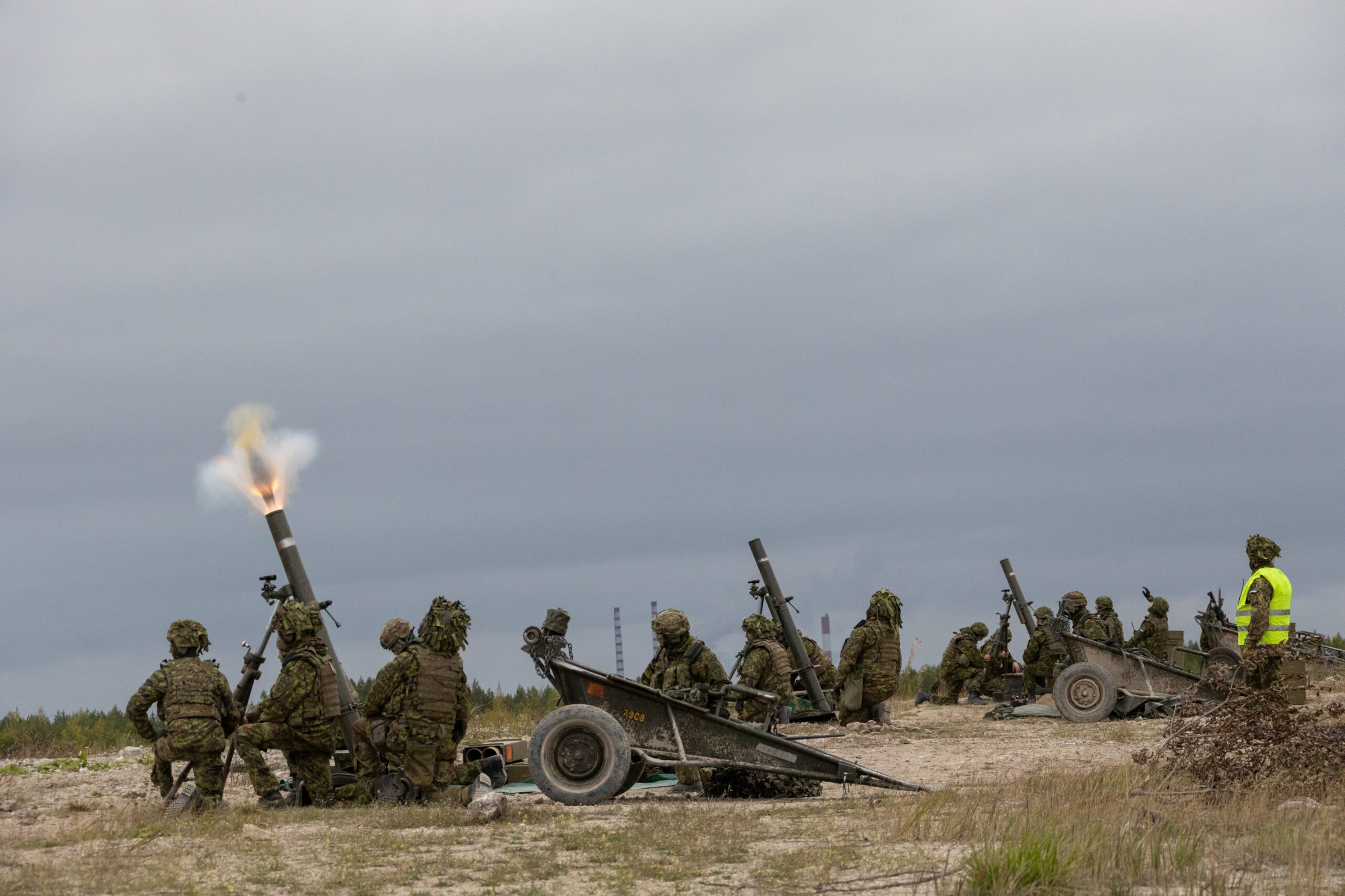 Estonian personnel fire weapon systems in Sirgala military training grounds