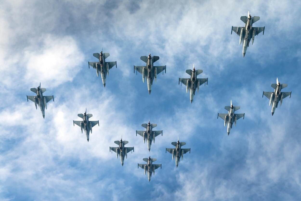 Formation of Dutch F-16s above the North Sea