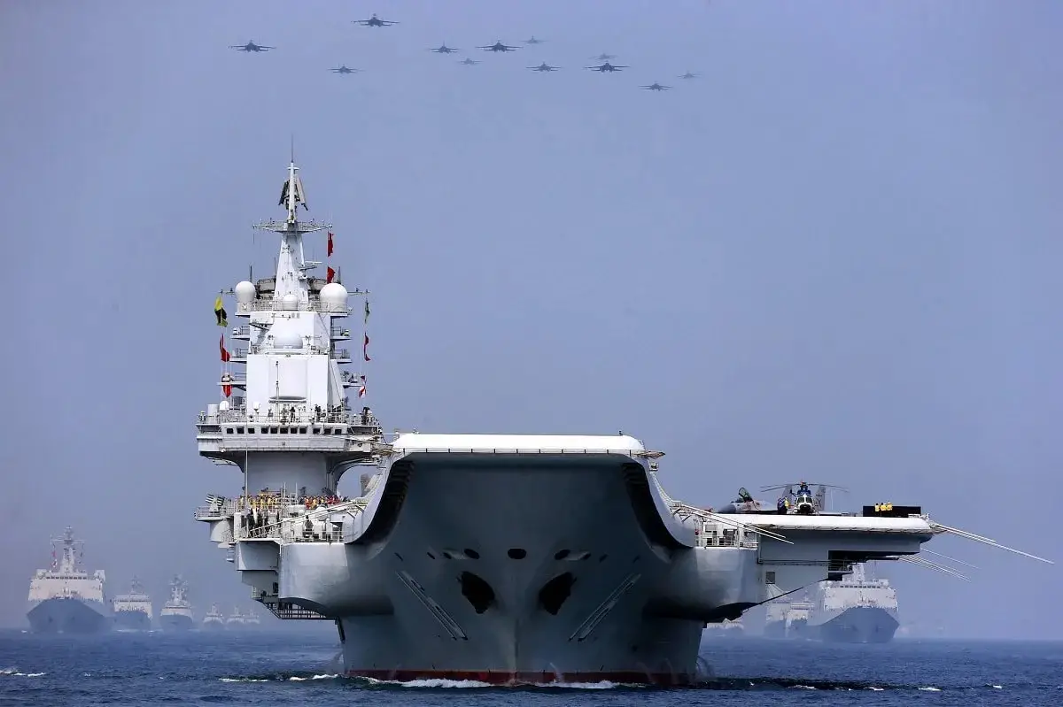 Chinese aircraft carrier Liaoning https://www.flickr.com/photos/rhk111/41429413051