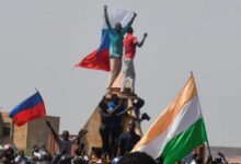 Nigerien and Russian flags